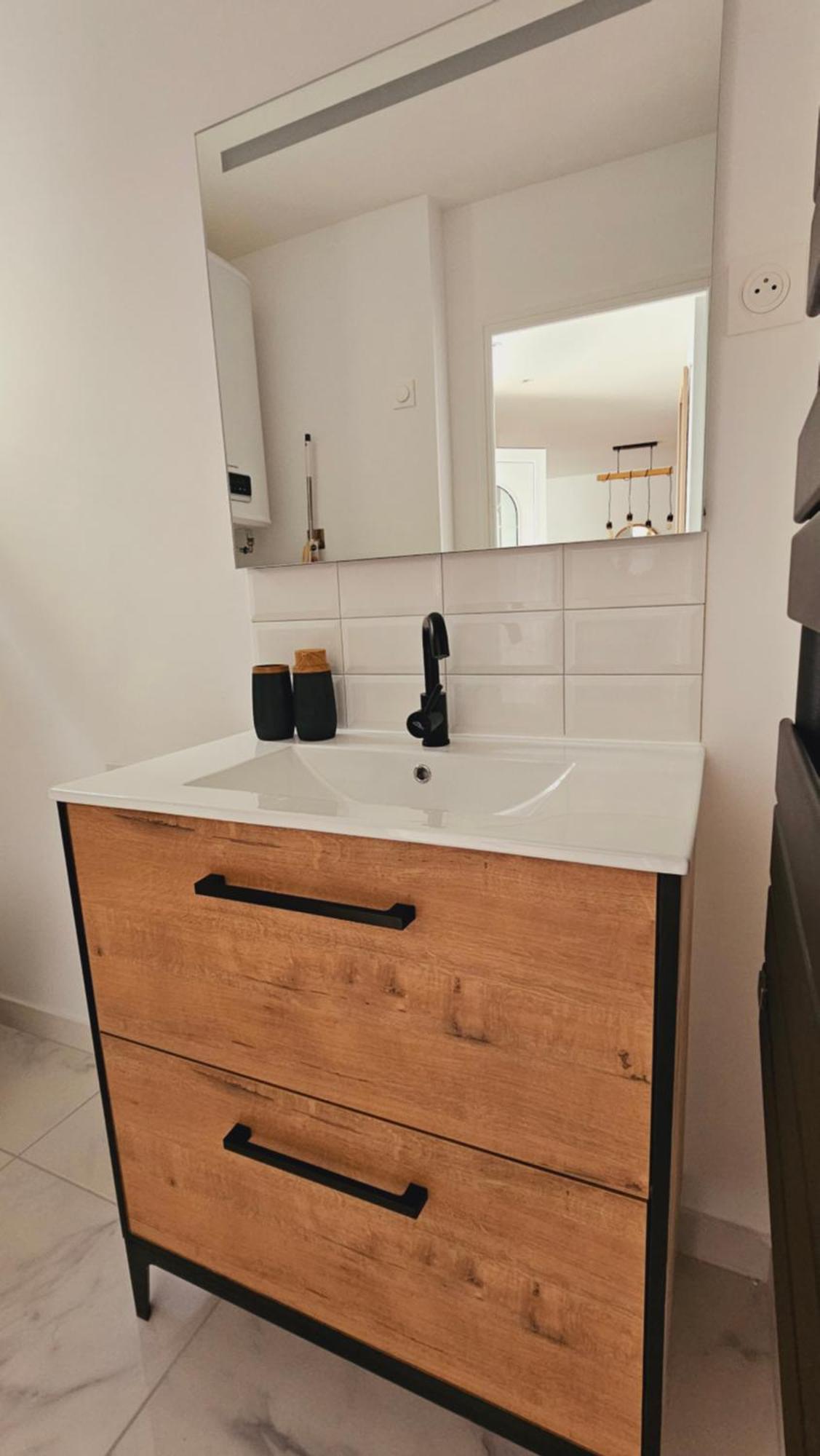 Apartment Sur Cour / 10 Min Du Stade Et De La Gare Lens